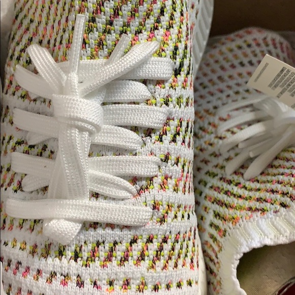 NWT adidas nmd colorway sz 8 8.5 fits 8.5 / 9 - Picture 4 of 8